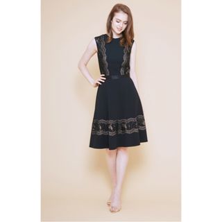 タダシショウジ(TADASHI SHOJI)の新品☆TADASHI SHOJI ブラック長袖サイズM (9~11号) T142(ロングドレス)