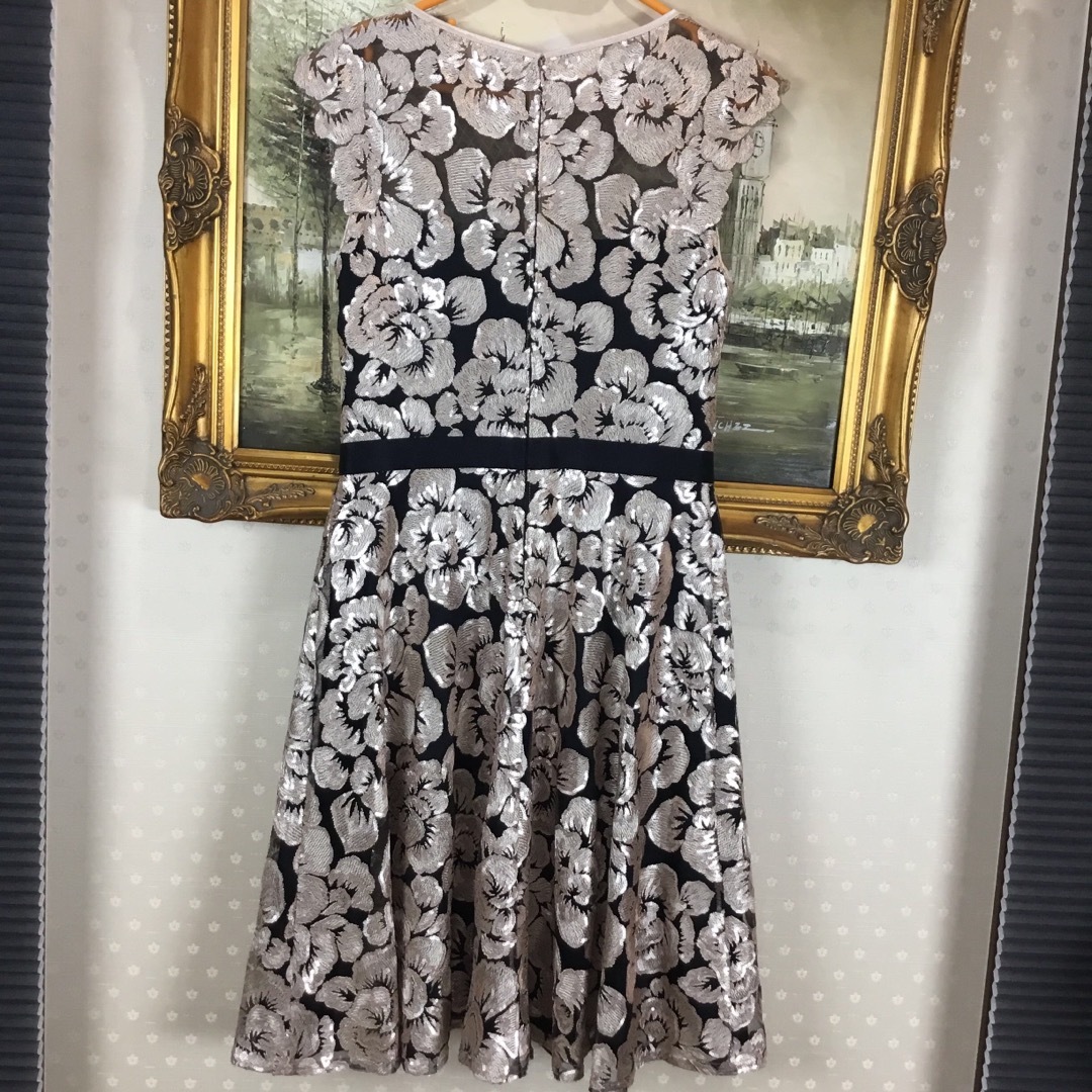 新品☆ TADASHI SHOJI サイズ6 (11号相当)T144