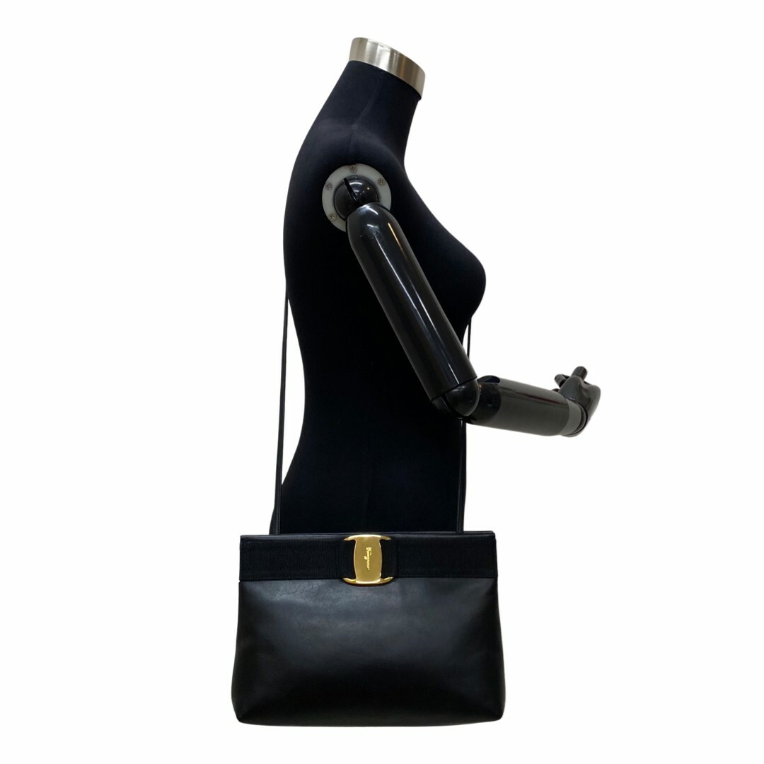 売上高No.1の商品 極 美品 Salvatore Ferragamo フェラガモ ヴァラ