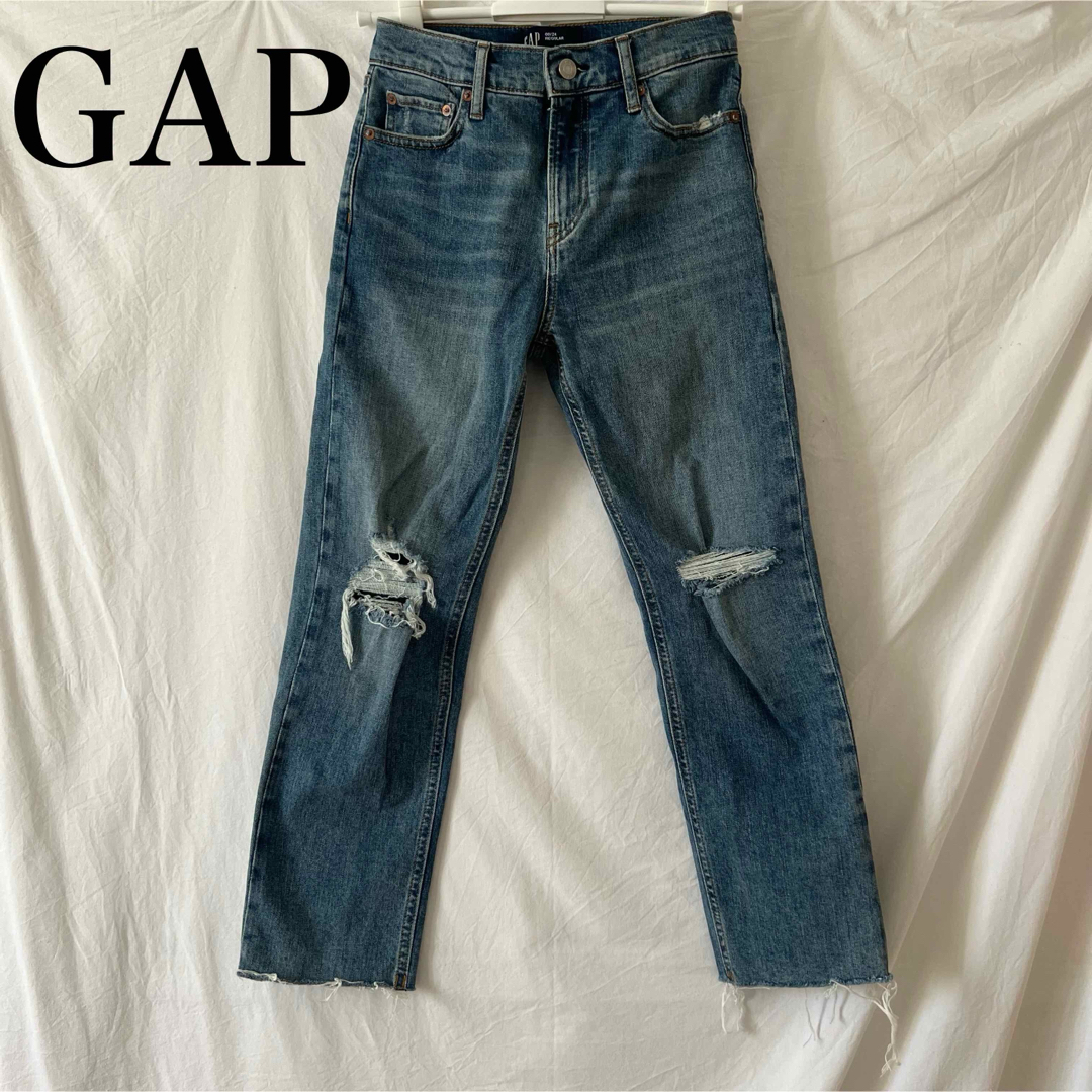 GAP(ギャップ)のGAP ストレートデニム　ダメージ レディースのパンツ(デニム/ジーンズ)の商品写真