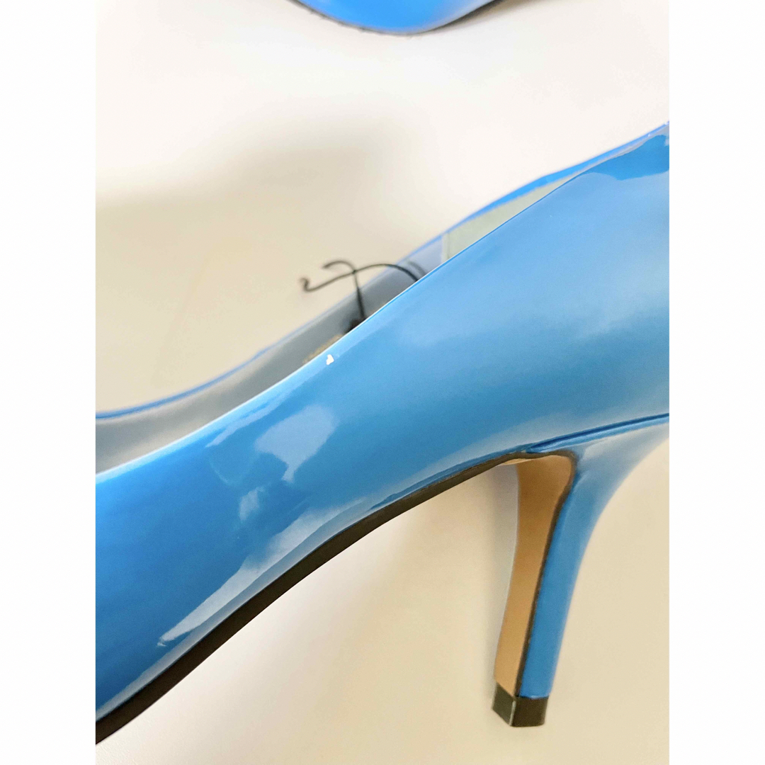 RODEO CROWNS(ロデオクラウンズ)の【未使用タグ付】ロデオクラウンズ　 エナメルブルーパンプス　リボンパンプス　M レディースの靴/シューズ(ハイヒール/パンプス)の商品写真