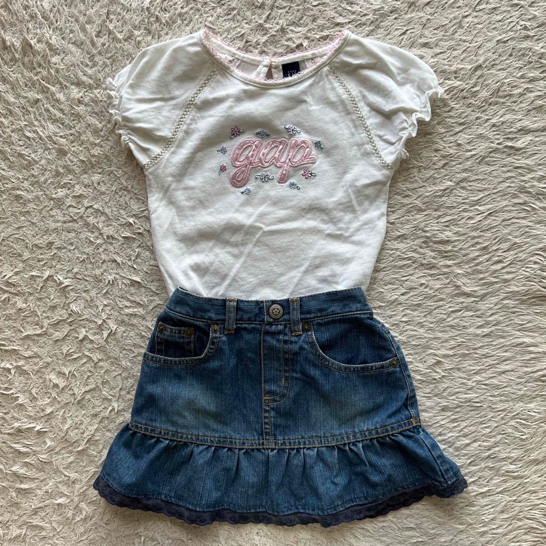 GAP Kids(ギャップキッズ)のGAP キッズ　Tシャツ&デニムスカートセット90〜95cm キッズ/ベビー/マタニティのキッズ服女の子用(90cm~)(Tシャツ/カットソー)の商品写真