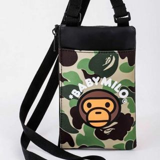 アベイシングエイプ(A BATHING APE)の【新品未使用】A BATHING APE サコッシュ型スマホポシェット(ボディバッグ/ウエストポーチ)