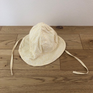エイチアンドエム(H&M)のH&M ベビー　帽子　イエロー　48cm(帽子)