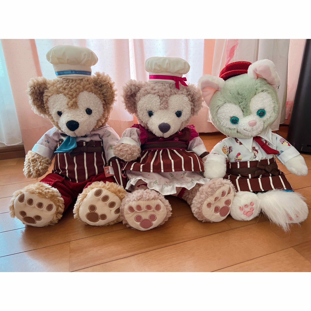 ダッフィー(ダッフィー)の最終値下げ！美品☆TDS ダッフィーフレンズ ぬいぐるみコスチュームセット エンタメ/ホビーのおもちゃ/ぬいぐるみ(ぬいぐるみ)の商品写真