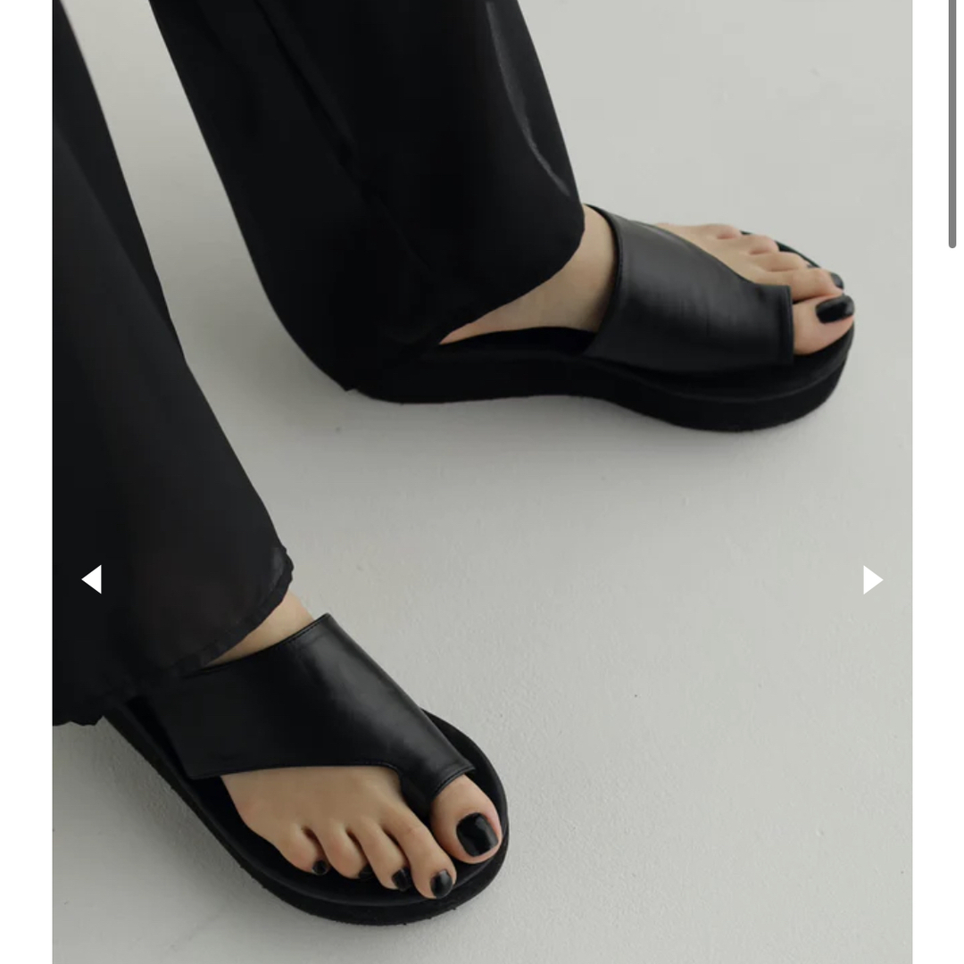 TODAYFUL(トゥデイフル)のlouren leather thong sandal レディースの靴/シューズ(サンダル)の商品写真
