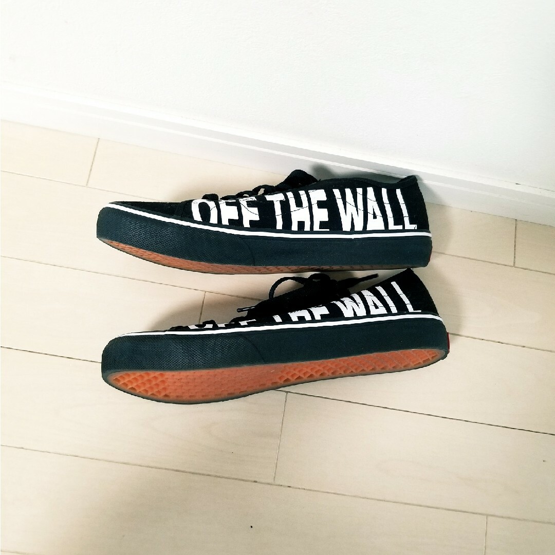 VANS(ヴァンズ)の新品 VANS スニーカー 黒×白ロゴ 27㎝ メンズの靴/シューズ(スニーカー)の商品写真