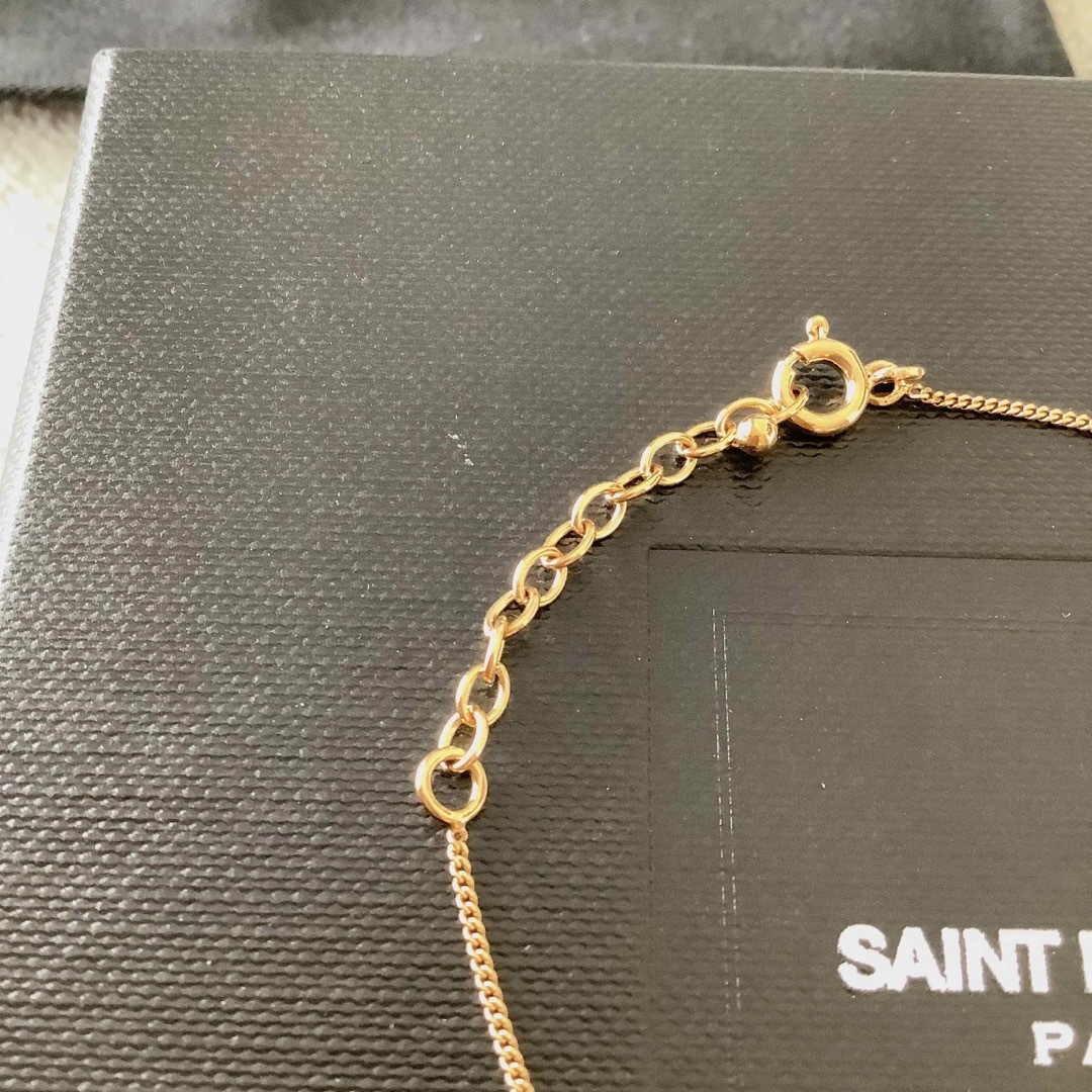 Saint Laurent(サンローラン)の新品☆サンローラン オピウム チャームブレスレット YSLロゴ ゴールド レディースのアクセサリー(ブレスレット/バングル)の商品写真