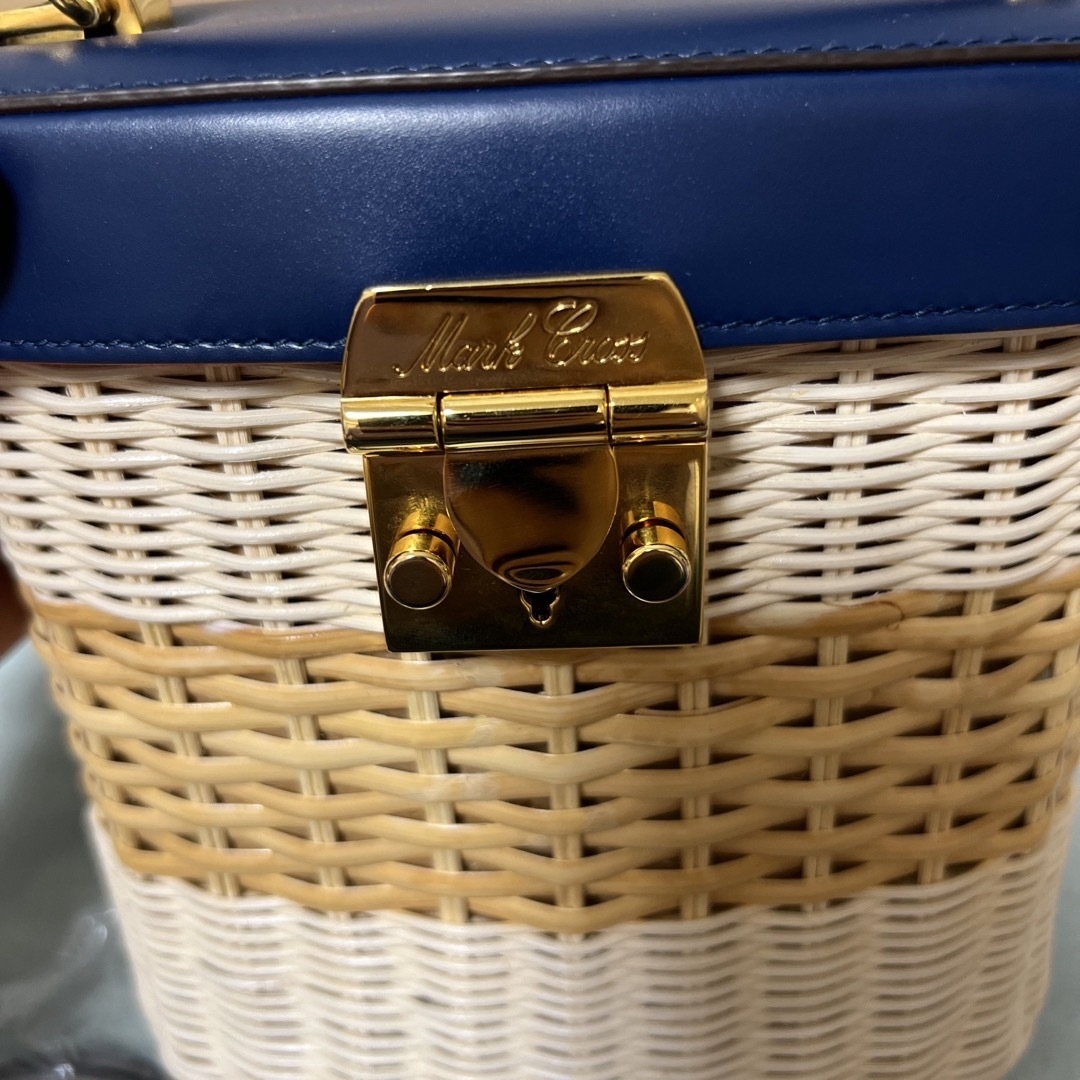 TOMORROWLAND(トゥモローランド)のマーククロス♡カゴバッグ⭐︎ネイビー レディースのバッグ(かごバッグ/ストローバッグ)の商品写真