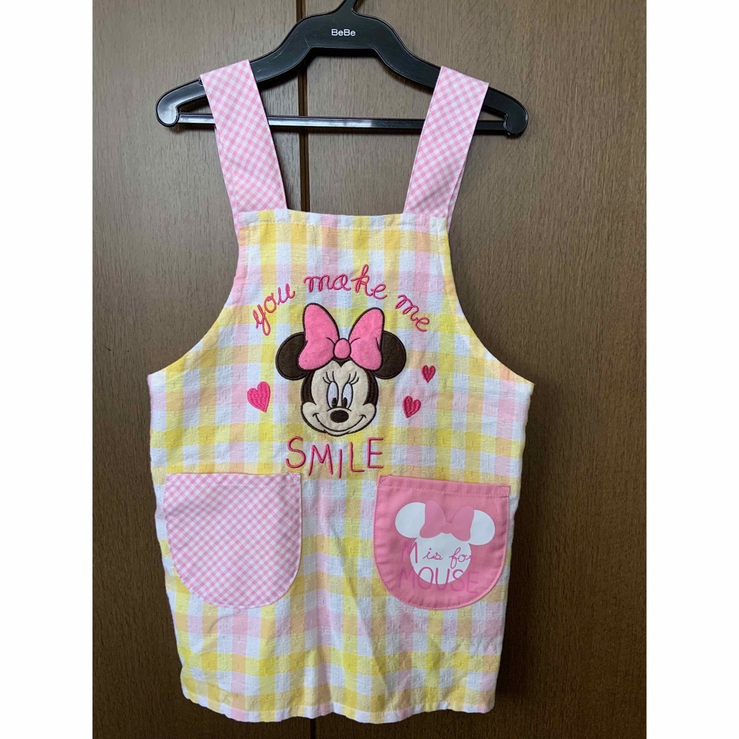 Disney(ディズニー)のミニーちゃんエプロン キッズ/ベビー/マタニティのキッズ服女の子用(90cm~)(その他)の商品写真