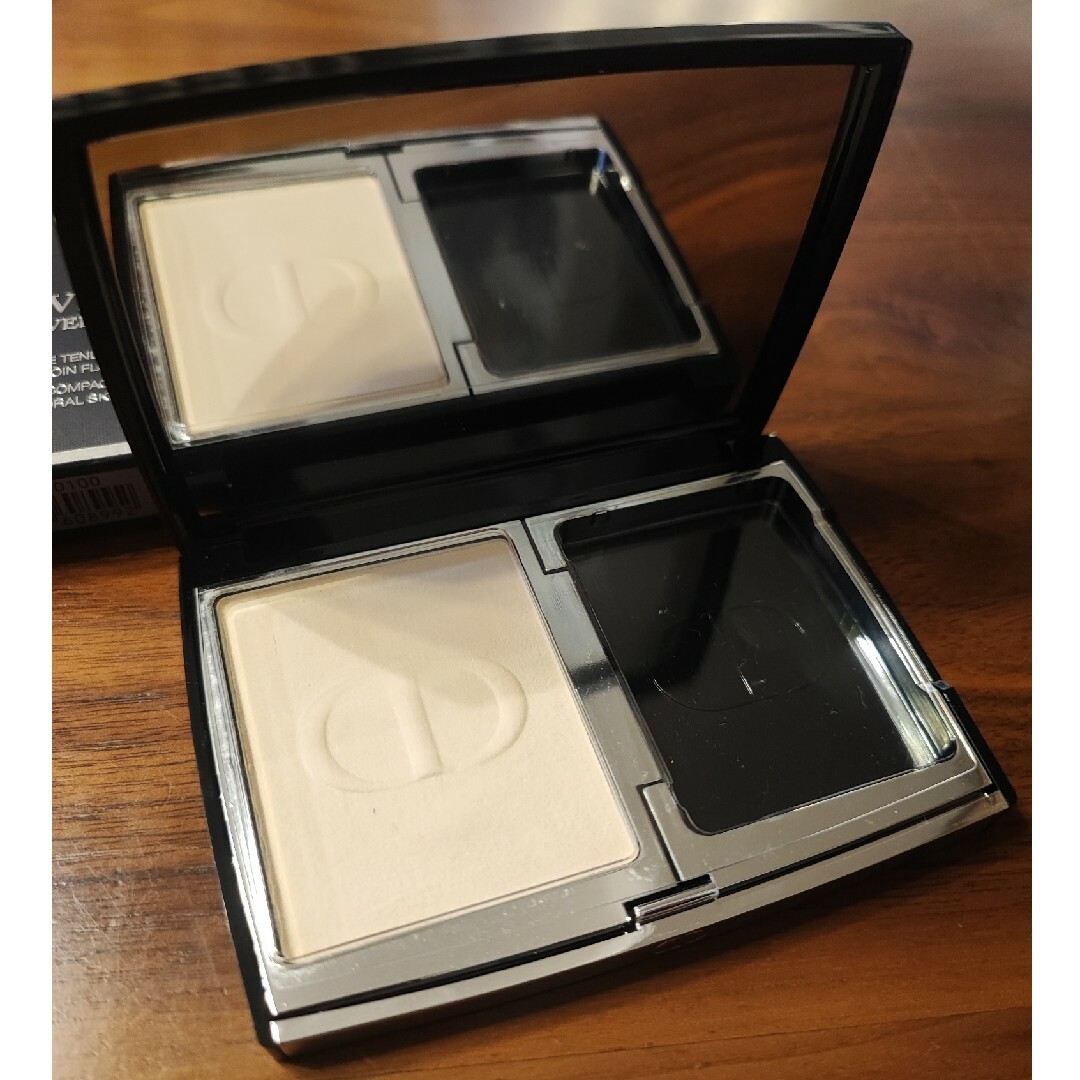 Dior　FOREVER コンパクト NATURAL VELVET　0N