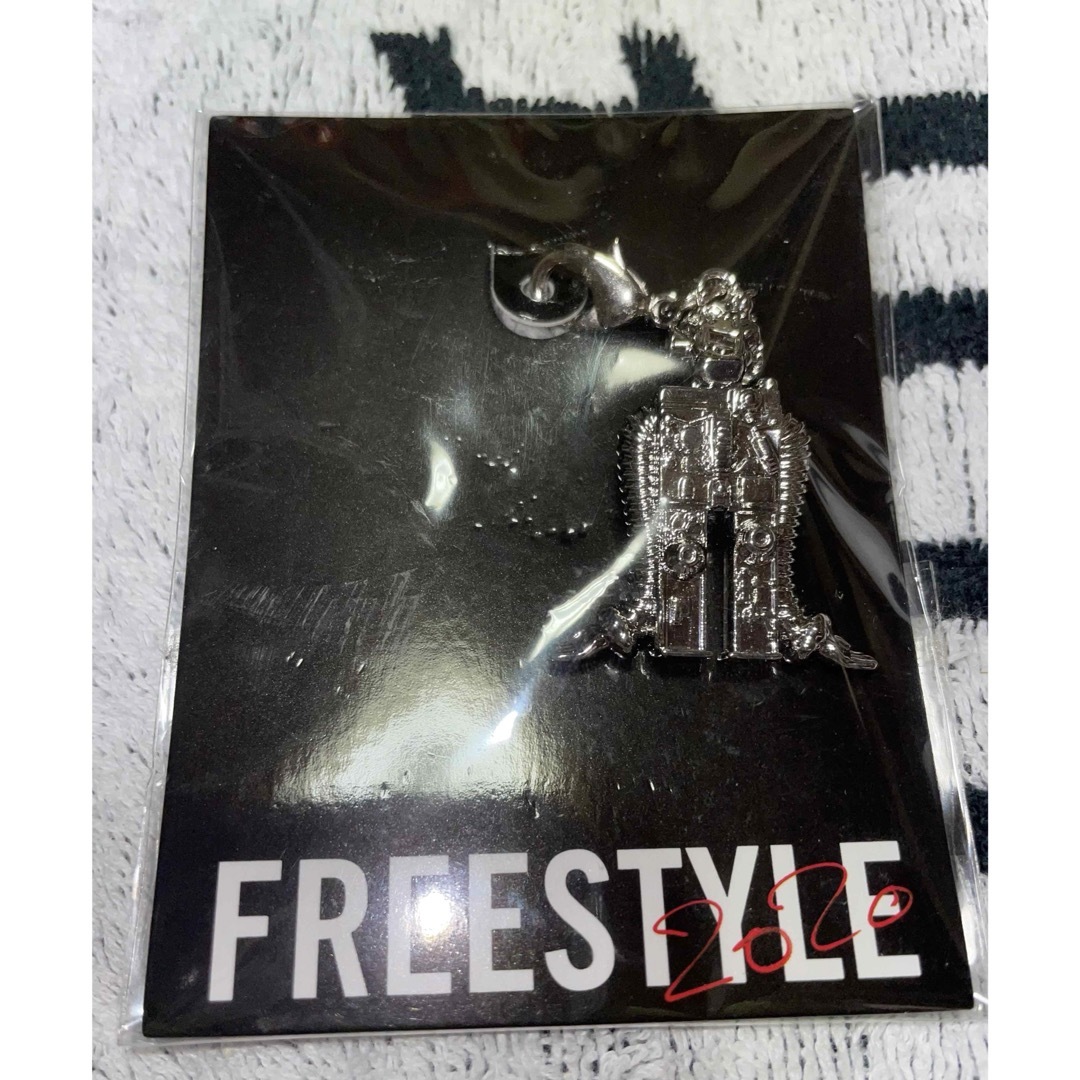 Freestyle(フリースタイル)の嵐　大野智　freestyle2020  チャーム エンタメ/ホビーのタレントグッズ(アイドルグッズ)の商品写真