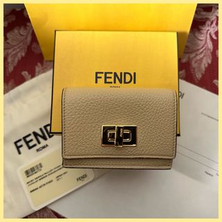 極美品】FENDI ☆ 三つ折り財布(ベージュ×ゴールド) | angeloawards.com