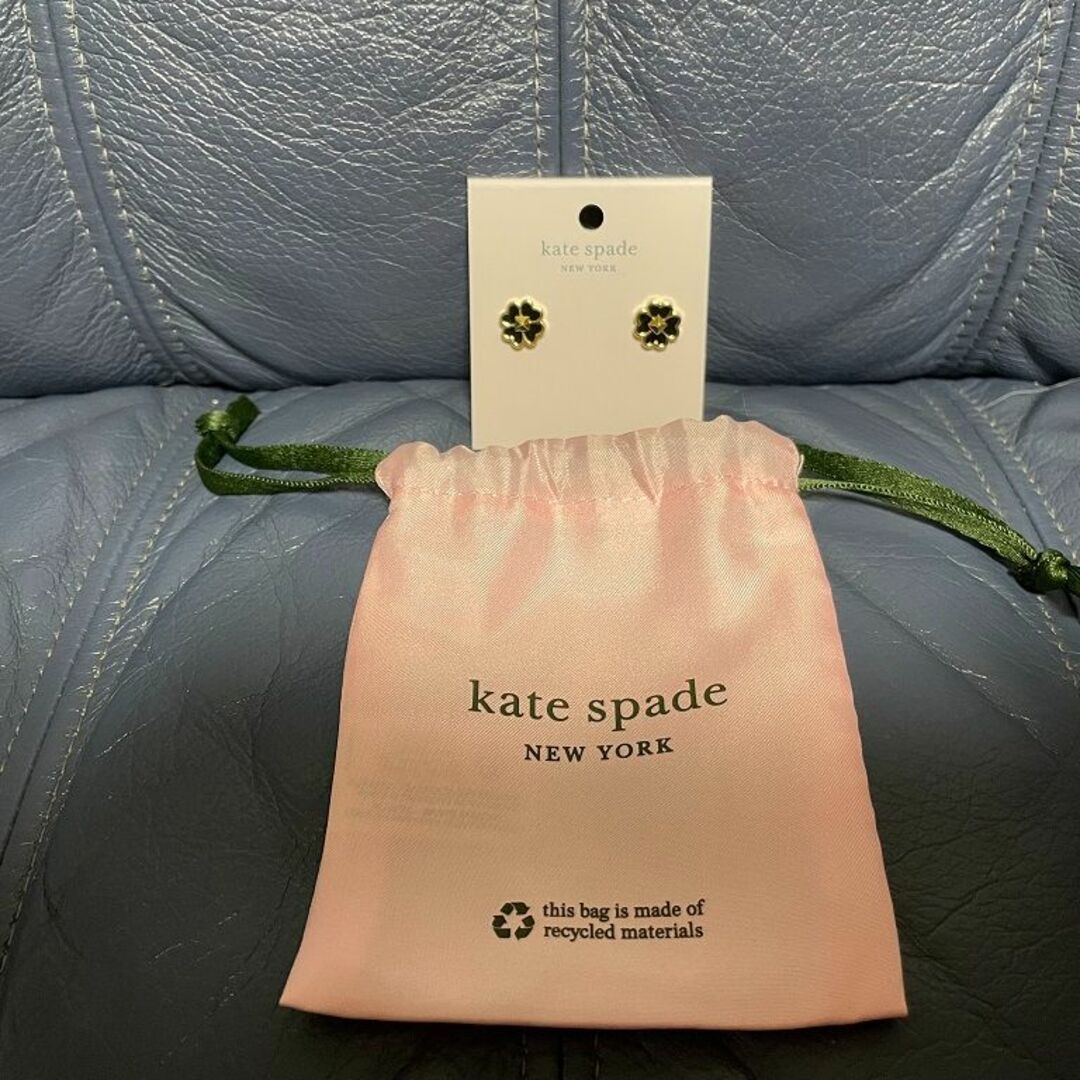 kate spade new york(ケイトスペードニューヨーク)の【新品未使用】kate spade NEW YORK ケイトスペード ピアス 黒 レディースのアクセサリー(ピアス)の商品写真