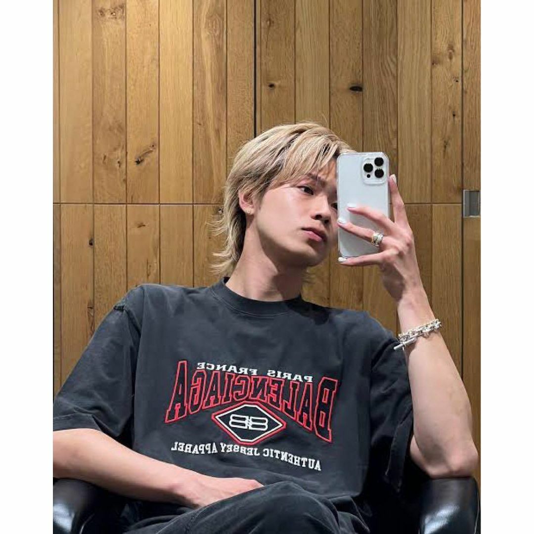 完売】 コムドット Mサイズ Tシャツ BALENCIAGA やまと モモ TWICE 完売】 コムドット Mサイズ Tシャツ BALENCIAGA やまと モモ TWICE