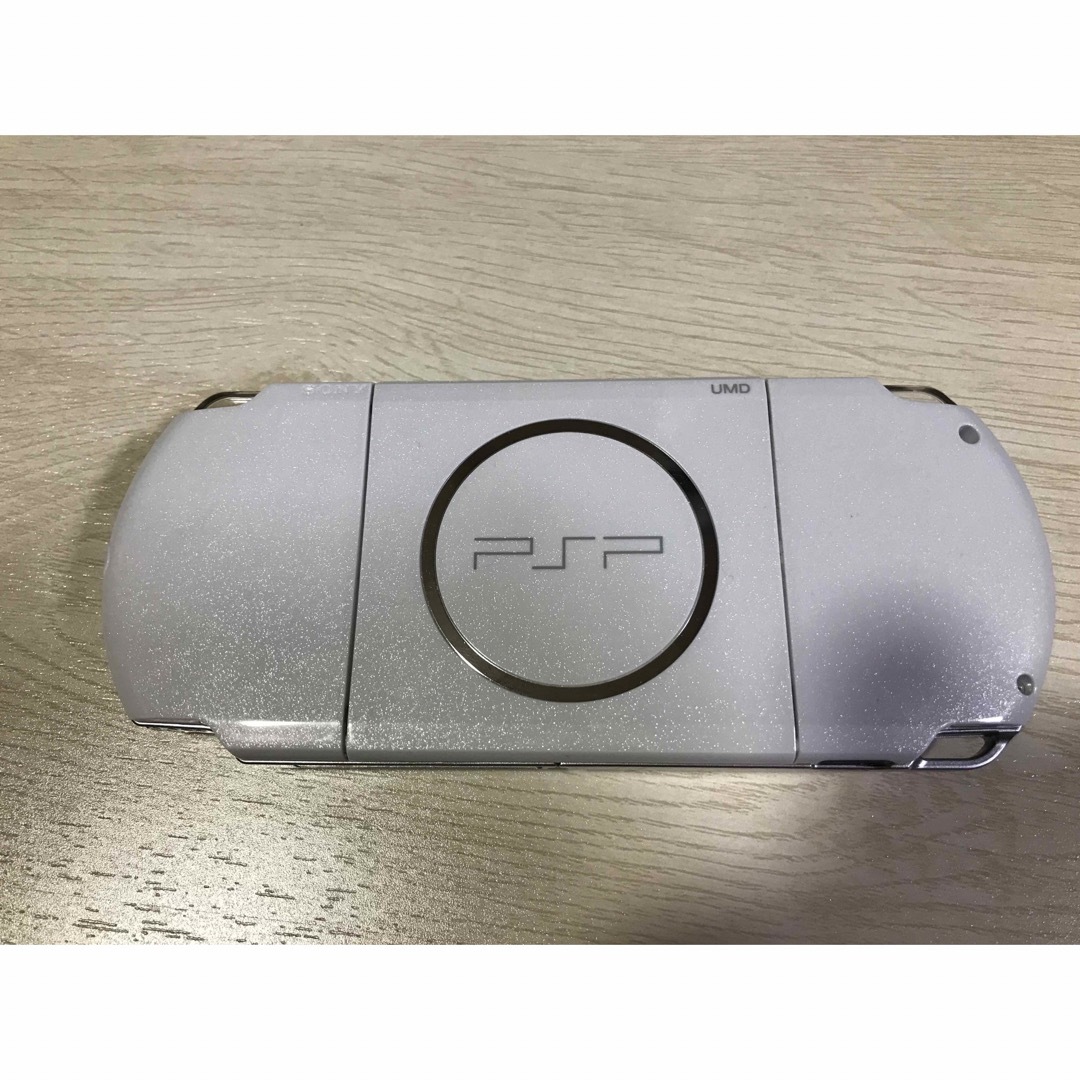 PlayStation Portable(プレイステーションポータブル)のpsp＋ソフト6本セット[値下げ] エンタメ/ホビーのゲームソフト/ゲーム機本体(携帯用ゲームソフト)の商品写真
