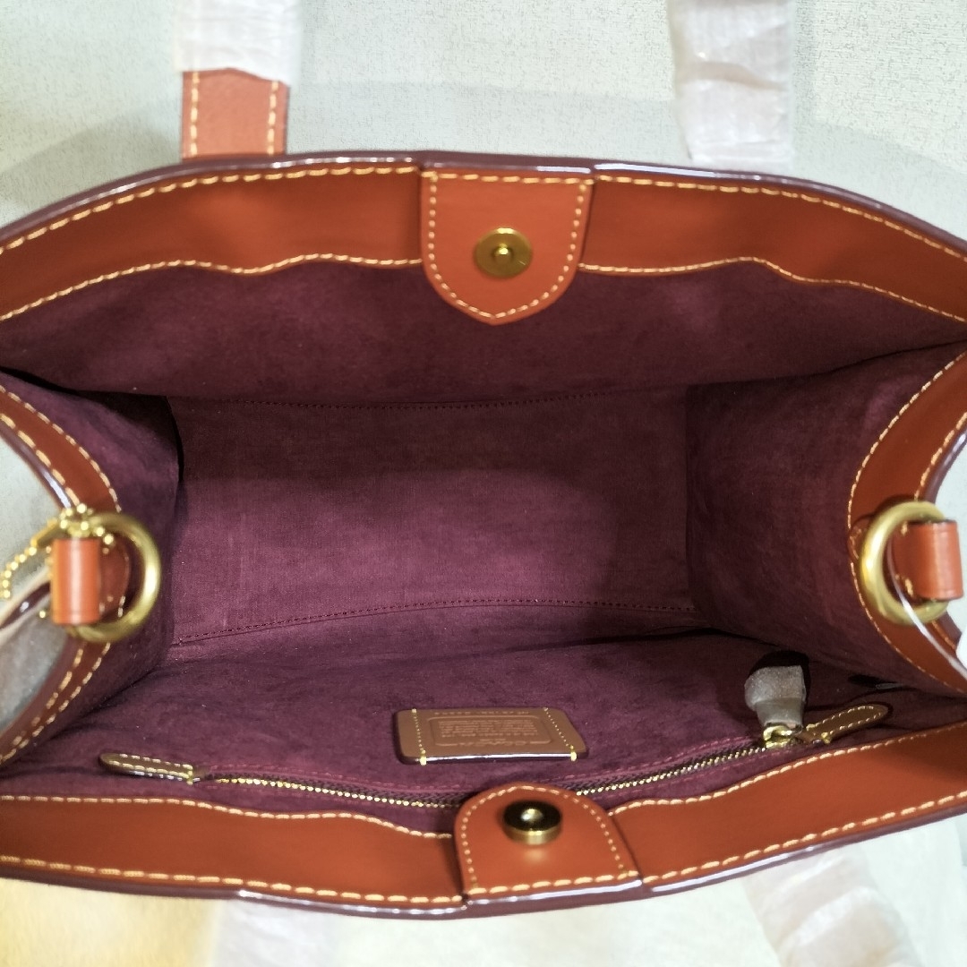 coach コーチ フィールド トート ショルダー ウィズ パッチ バッグの