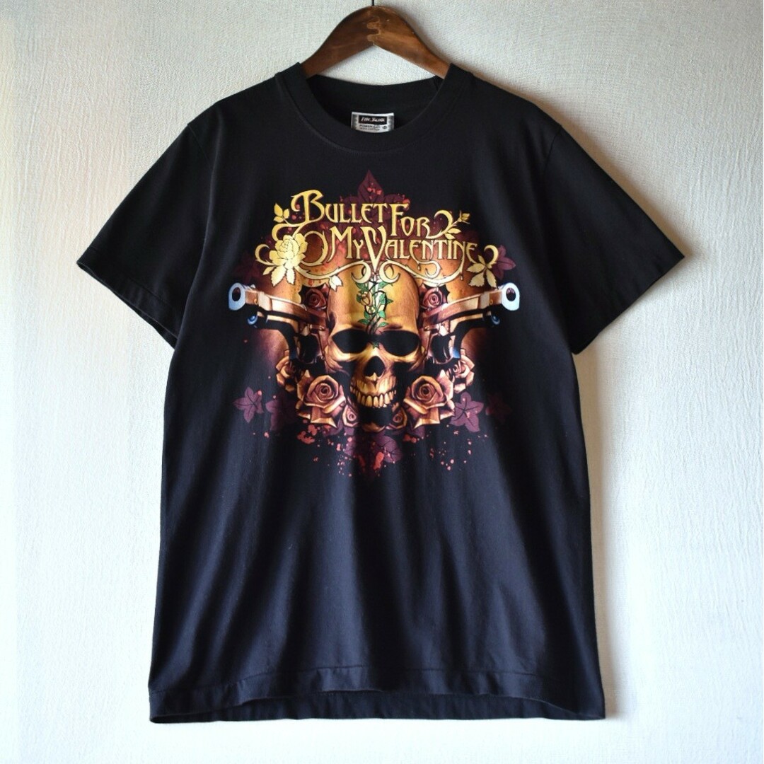 ART VINTAGE(アートヴィンテージ)の古着★THE ROXX ビンテージスカル バラ拳銃 シングルステッチ黒Tシャツ メンズのトップス(Tシャツ/カットソー(半袖/袖なし))の商品写真