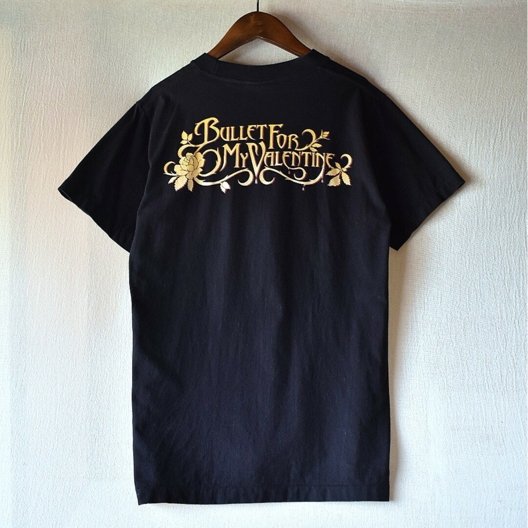 ART VINTAGE(アートヴィンテージ)の古着★THE ROXX ビンテージスカル バラ拳銃 シングルステッチ黒Tシャツ メンズのトップス(Tシャツ/カットソー(半袖/袖なし))の商品写真