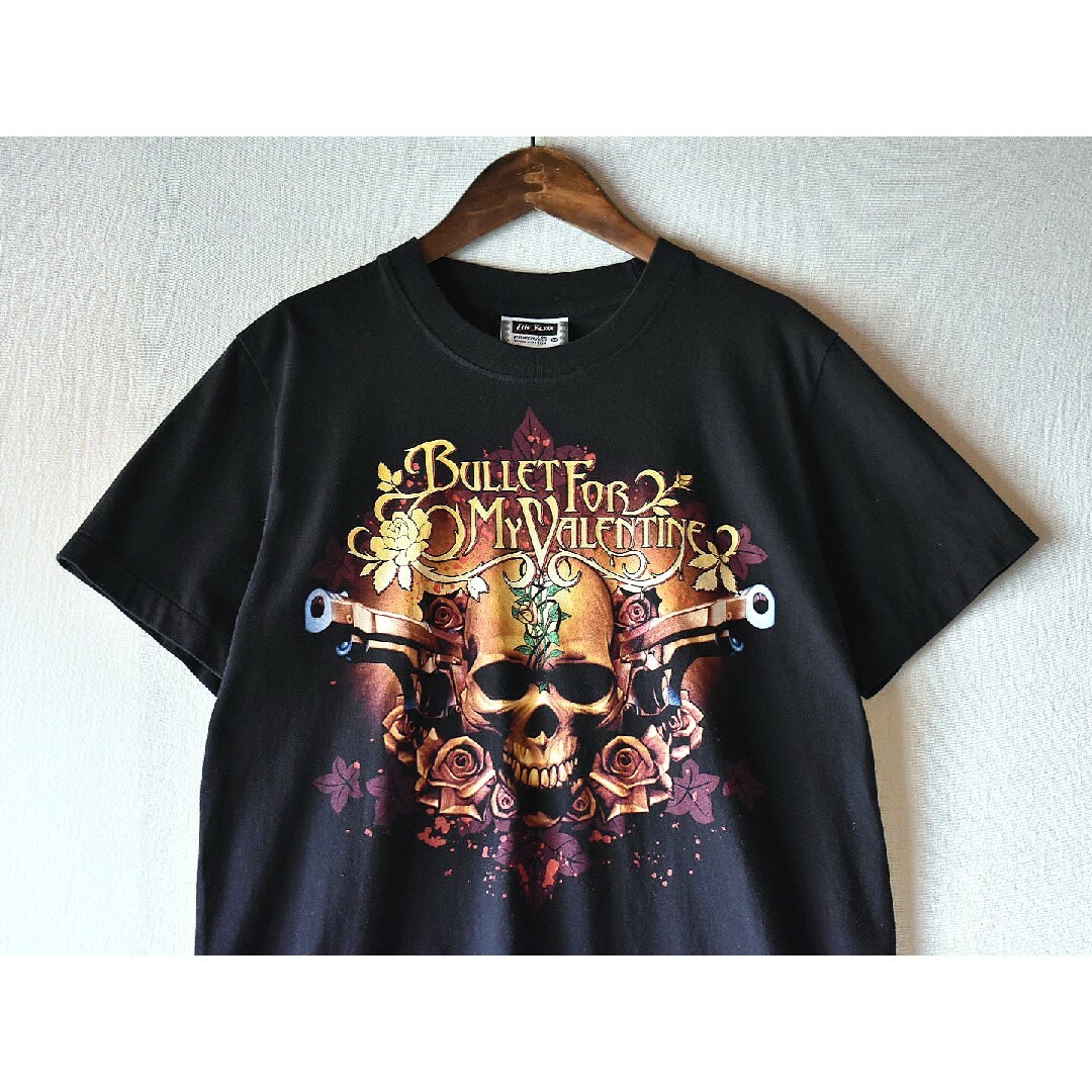 ART VINTAGE(アートヴィンテージ)の古着★THE ROXX ビンテージスカル バラ拳銃 シングルステッチ黒Tシャツ メンズのトップス(Tシャツ/カットソー(半袖/袖なし))の商品写真