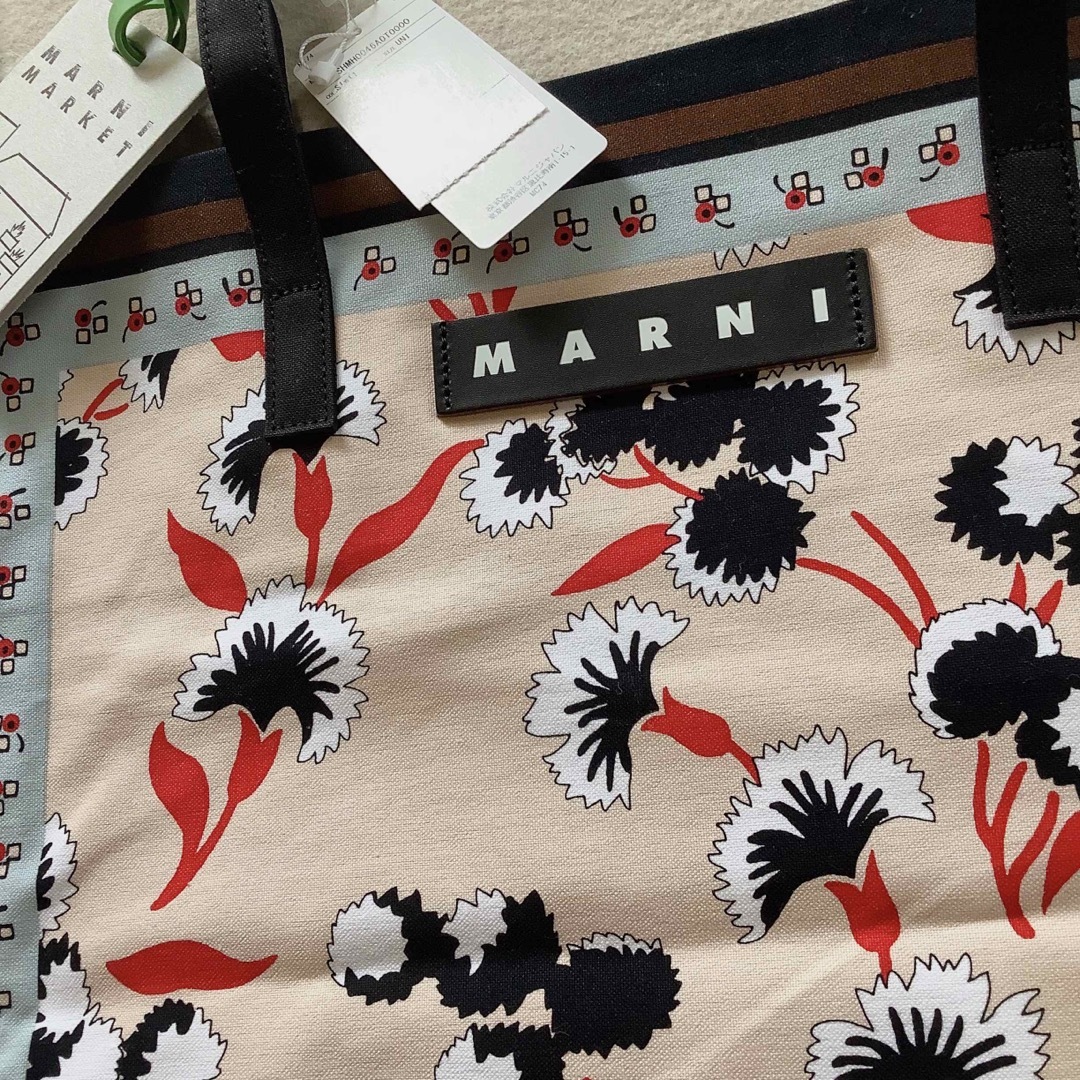 Marni(マルニ)の新品☆マルニフラワーカフェ☆バンダナトートバッグ ベージュフラワー レディースのバッグ(トートバッグ)の商品写真