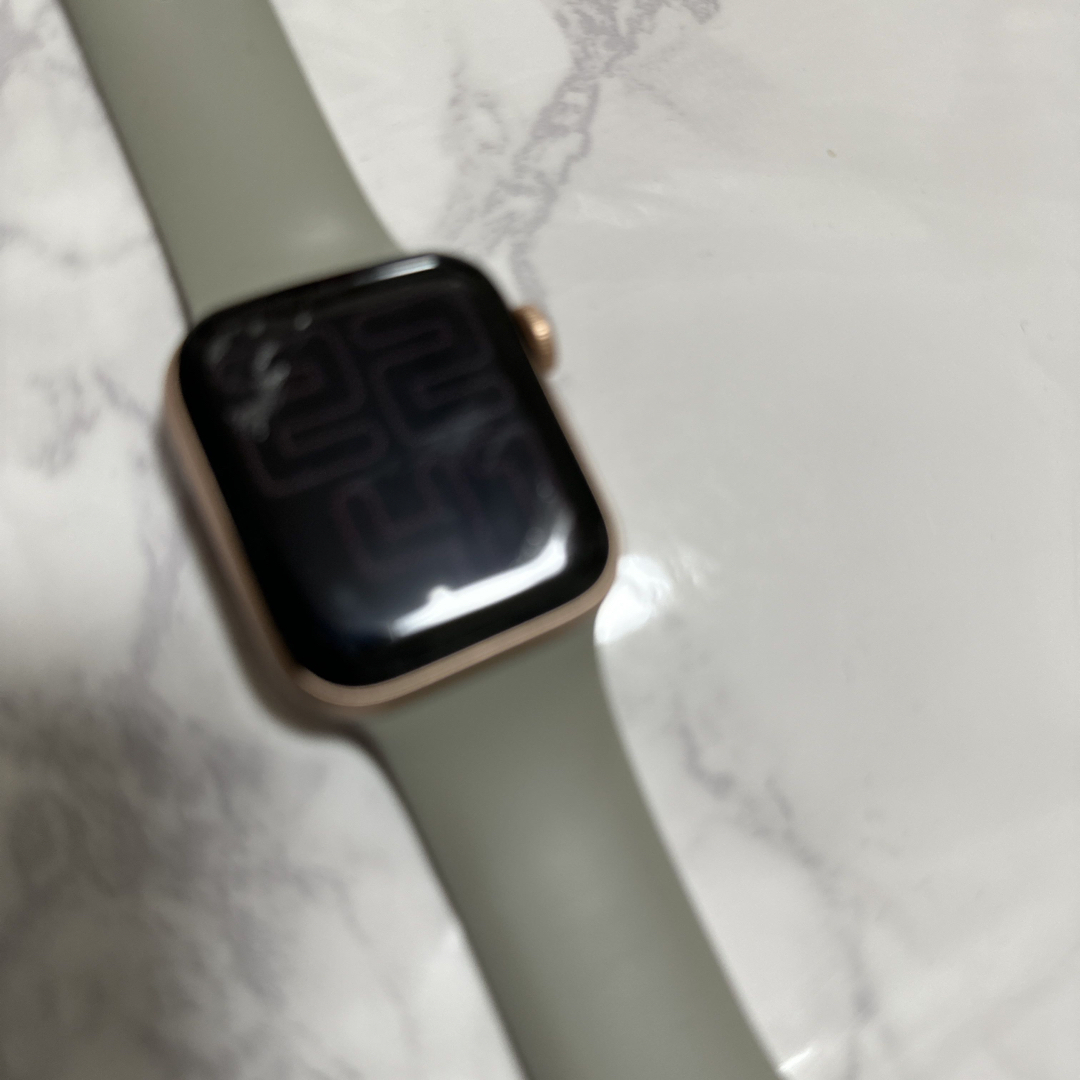 Apple Watch - Apple Watch SE（GPSモデル）40mmゴールドアルミニウム