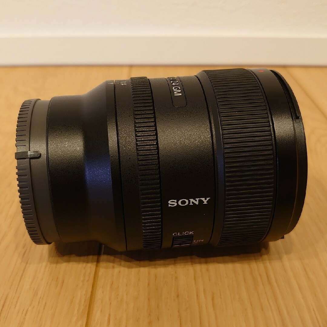 SONY(ソニー)の【美品】SONY FE 24mm F1.4 GM SEL24F14GM スマホ/家電/カメラのカメラ(レンズ(単焦点))の商品写真