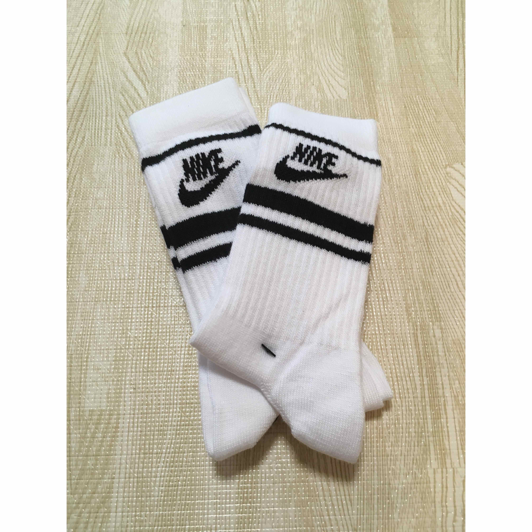 NIKE(ナイキ)の【新品】NIK NSW ESSENTIAL STRIPE SOCKS  × 2 レディースのレッグウェア(ソックス)の商品写真