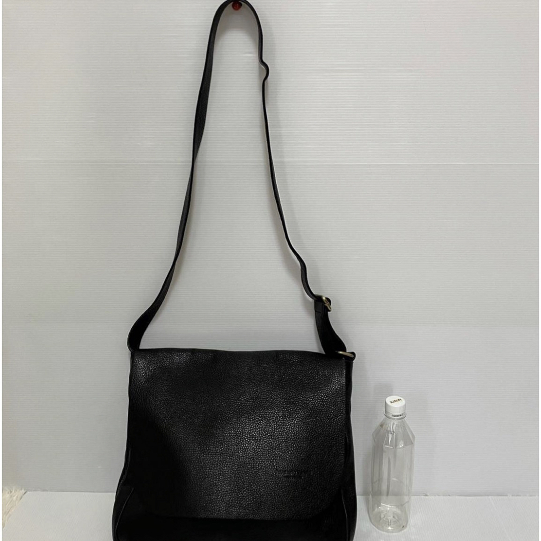 極美品PELLETTERIA VENETA ショルダーバッグ シボ革 ブラック メンズのバッグ(ショルダーバッグ)の商品写真