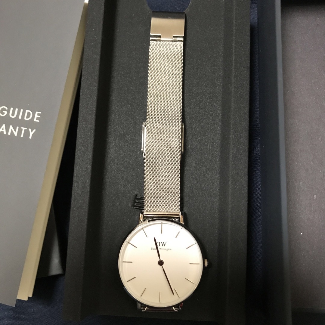 Daniel Wellington(ダニエルウェリントン)のダニエルウェリントン　シルバー　白文字盤　32mm  レディースのファッション小物(腕時計)の商品写真