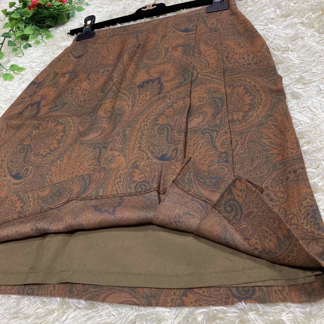TOMORROWLAND(トゥモローランド)のトゥモローランドコレクション スカート シルク  ひざ丈 プリーツ  38  M レディースのスカート(ひざ丈スカート)の商品写真