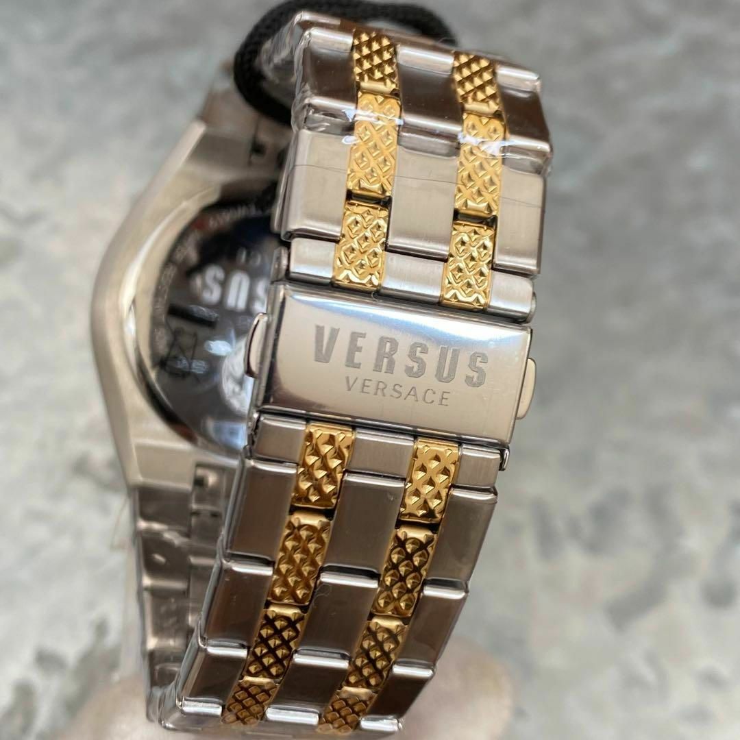 VERSACE - 【新品箱付き】ヴェルサーチ メンズ腕時計 シルバー