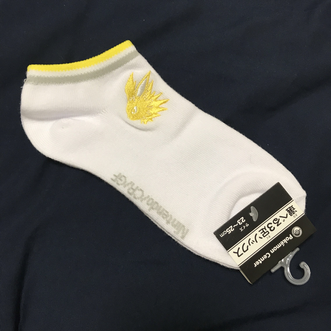 ポケモン　サンダース　靴下　黄色　刺繍 | フリマアプリ ラクマ