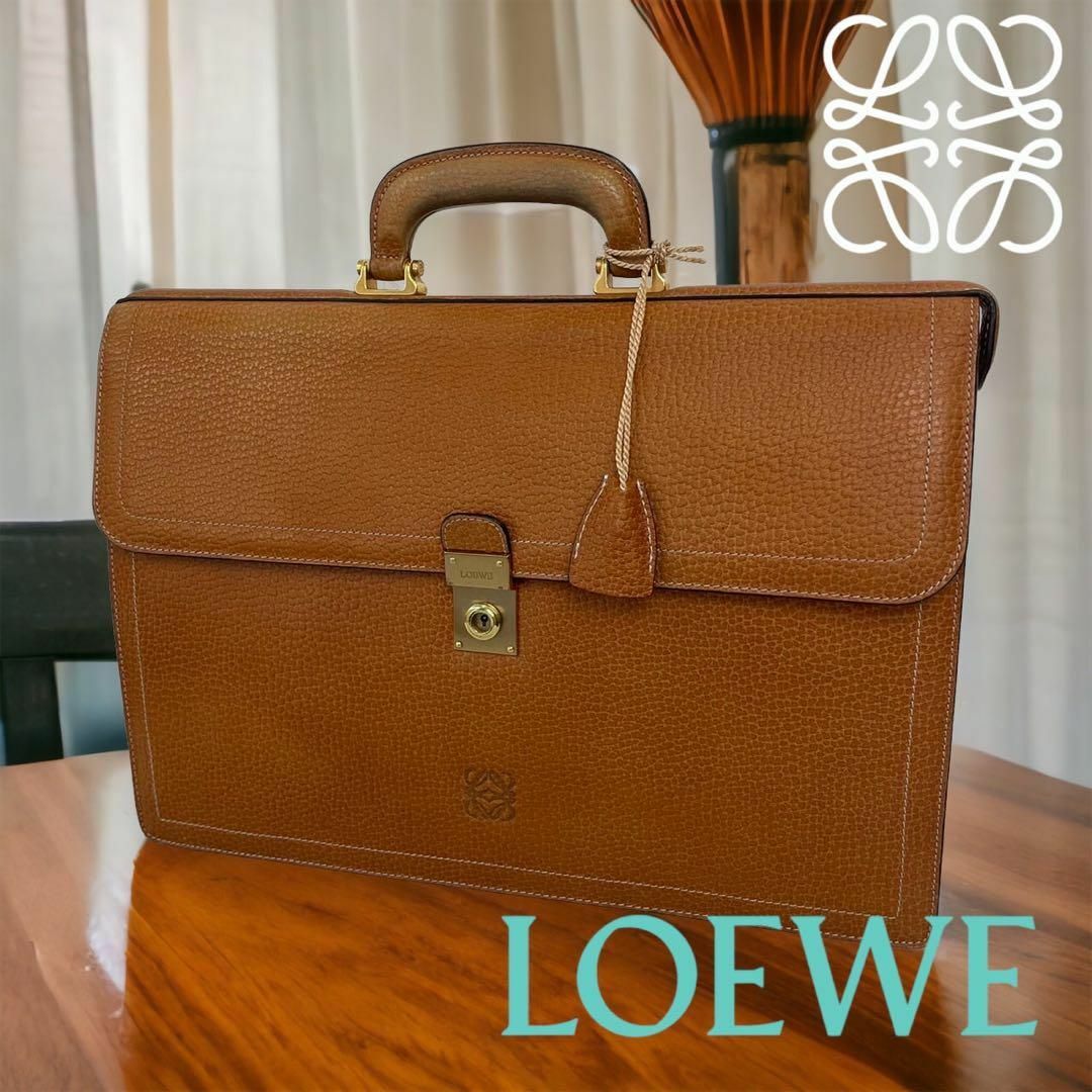 LOEWE(ロエベ)のロエベ ビジネスバッグ カーフスキン  ベージュキャメル　LOEWE メンズのバッグ(ビジネスバッグ)の商品写真