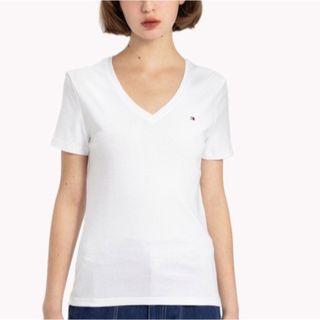 トミーヒルフィガー(TOMMY HILFIGER)の新品✨タグ付き♪トミーヒルフィガー  Tシャツ　ホワイト　Mサイズ(Tシャツ(半袖/袖なし))