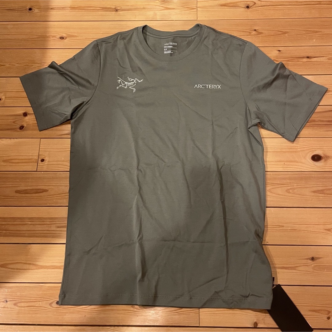 ARC'TERYX(アークテリクス)のアークテリクス　スプリットSSTシャツ　men's XL 新品未使用タグ付き メンズのトップス(Tシャツ/カットソー(半袖/袖なし))の商品写真