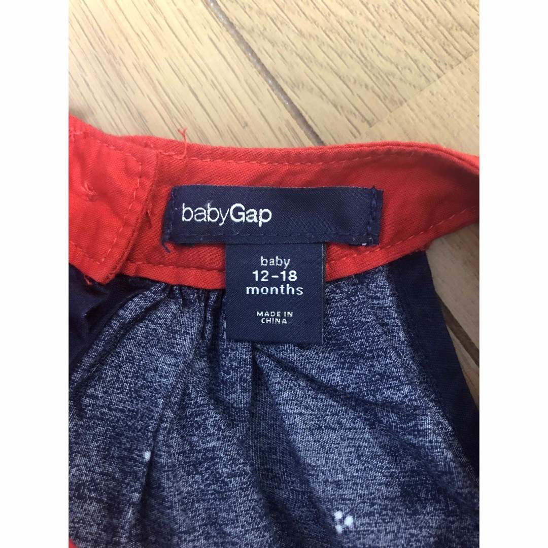 babyGAP(ベビーギャップ)のbaby Gapベビーギャップ ワンピース　80 花柄 キッズ/ベビー/マタニティのベビー服(~85cm)(ワンピース)の商品写真