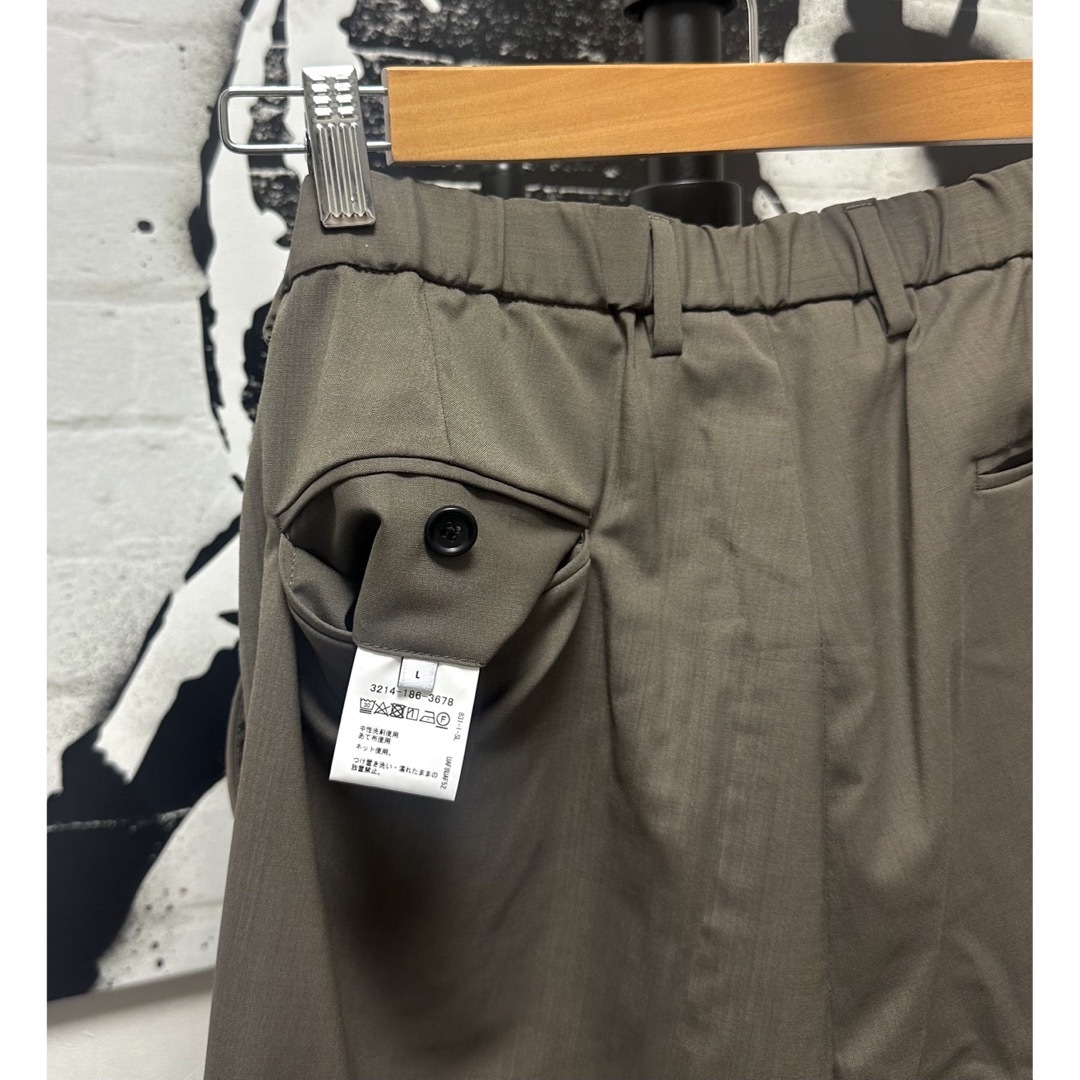 UNITED ARROWS(ユナイテッドアローズ)の新作greenlabelrelaxingTWウォッシャブルトロ2プリーツパンツ メンズのパンツ(スラックス)の商品写真