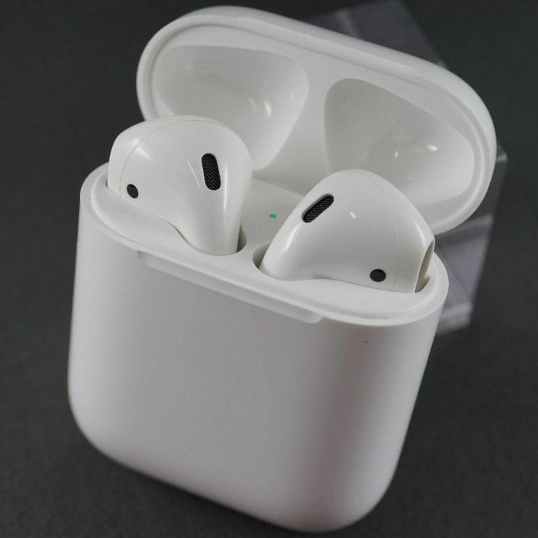 Apple AirPods with Charging Case エアーポッズ イヤホン チャージ