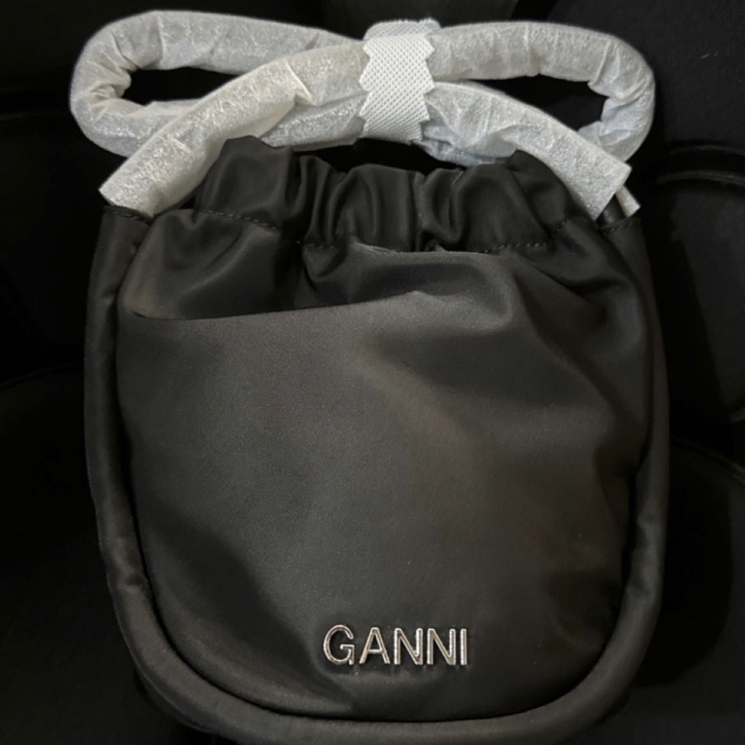 6 (ROKU)(ロク)のGANNI knot bag ガニー ノット バッグ ノットバック 巾着 レディースのバッグ(ショルダーバッグ)の商品写真