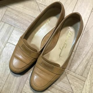 サルヴァトーレフェラガモ(Salvatore Ferragamo)の25683　タ　サルヴァトーレ フェラガモ　ライトブラウン　5　1/2　D(ローファー/革靴)