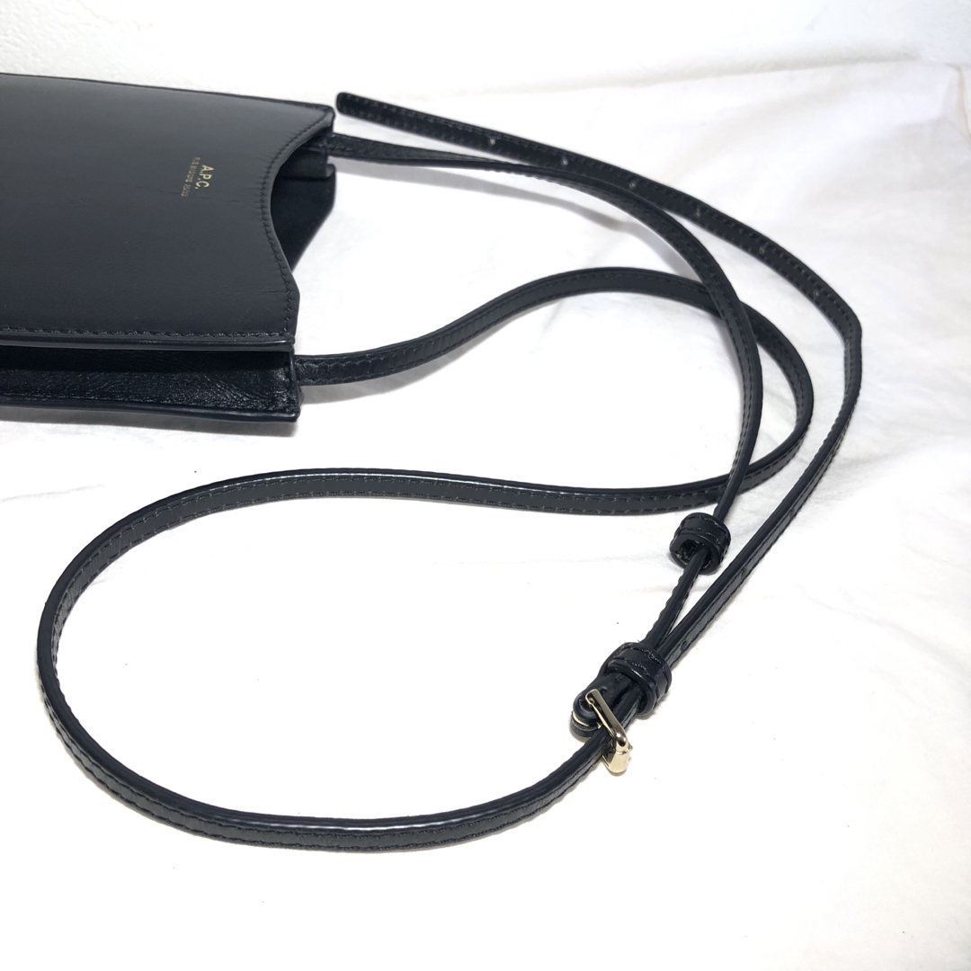 ☆ 美品A.P.C.レザーネックポーチ“JAMIE”ジェイミーネックポーチレザー