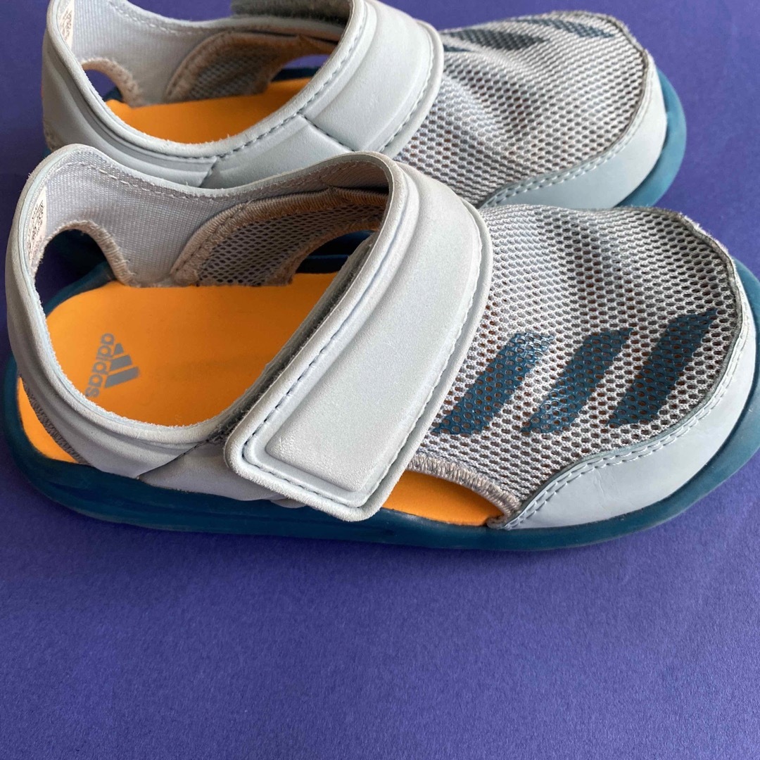 adidas(アディダス)のadidas アディダス　サンダル　16.0cm キッズ/ベビー/マタニティのキッズ靴/シューズ(15cm~)(サンダル)の商品写真