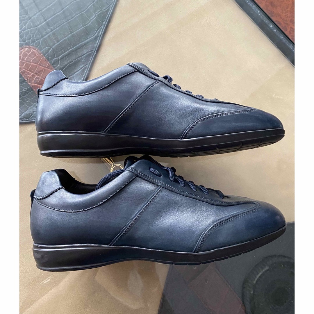 MAGNANNI(マグナーニ)の未使用 MAGNANNI マグナーニ スペイン 高級スニーカー 40 メンズの靴/シューズ(スニーカー)の商品写真