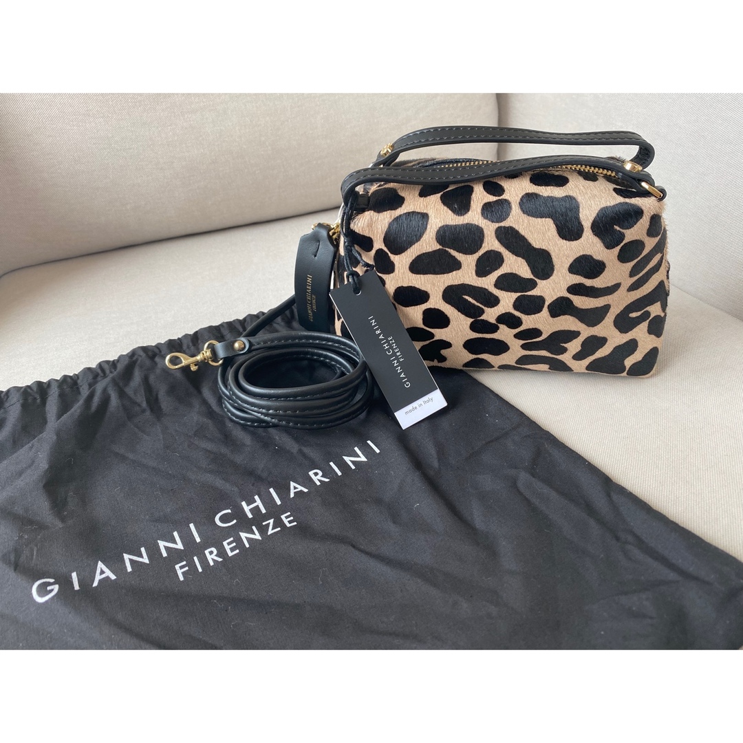 GIANNI CHIARINI(ジャンニキャリーニ)のGianni Chiarini アリファ S レオパード  新品　未使用 レディースのバッグ(ショルダーバッグ)の商品写真