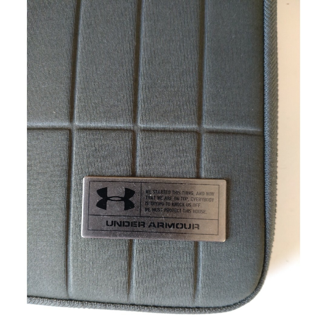 UNDER ARMOUR(アンダーアーマー)のUNDER ARMOUR/アンダーアーマーマルチタブレットケース スマホ/家電/カメラのPC/タブレット(その他)の商品写真