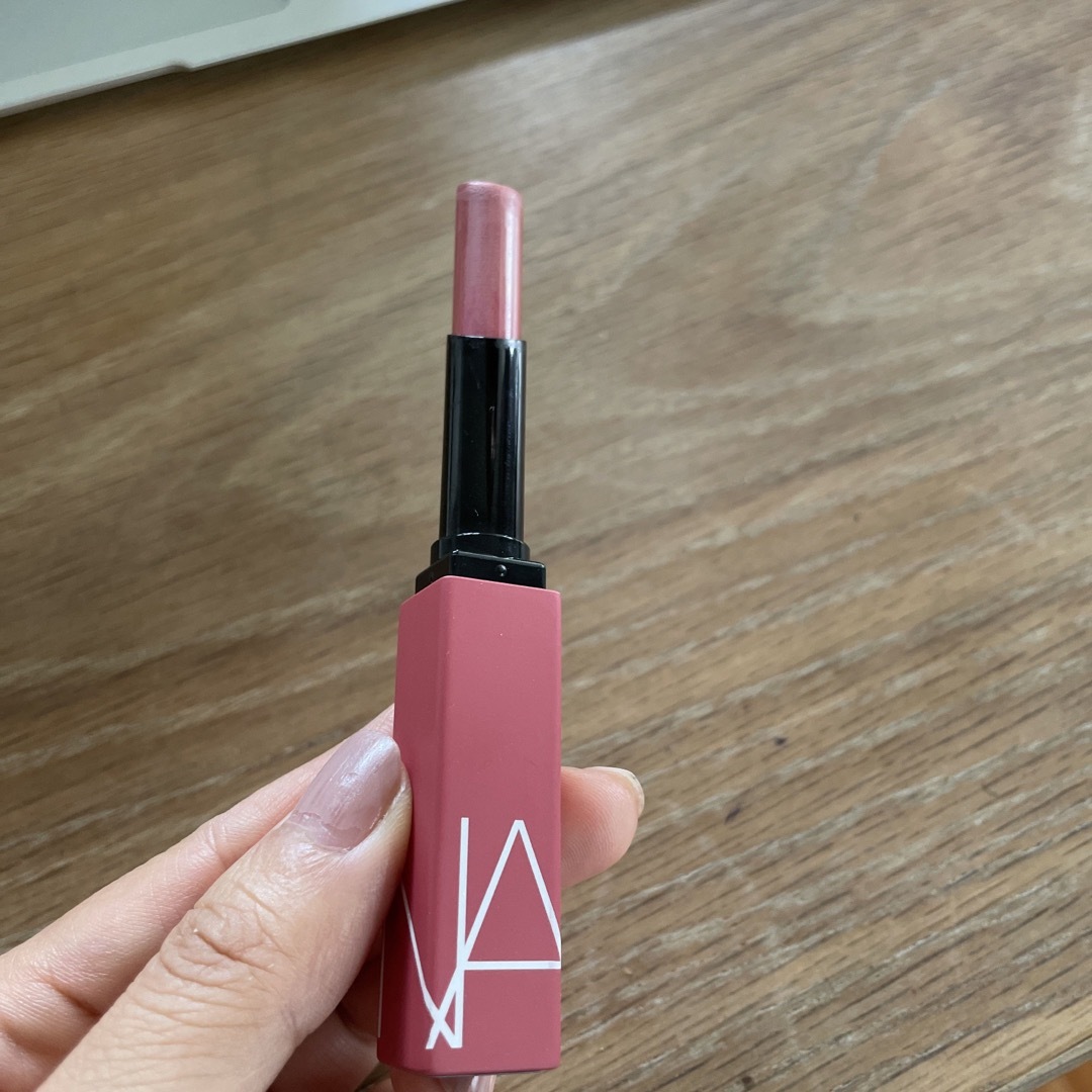 NARS(ナーズ)のNARS パワーマットリップスティック　112 コスメ/美容のベースメイク/化粧品(口紅)の商品写真