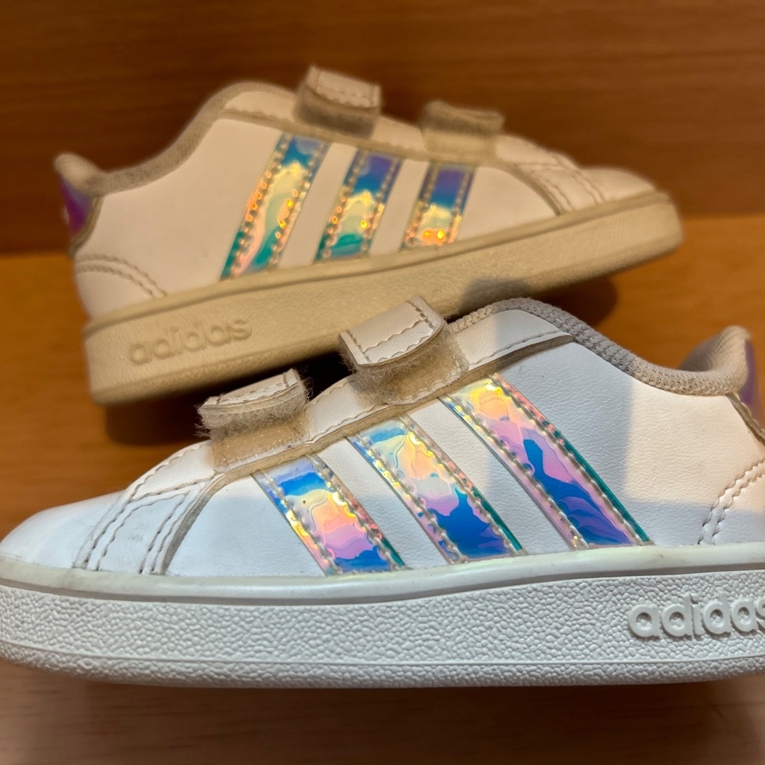 adidas(アディダス)のアディダス　ベビーシューズ　 キッズ/ベビー/マタニティのベビー靴/シューズ(~14cm)(スニーカー)の商品写真