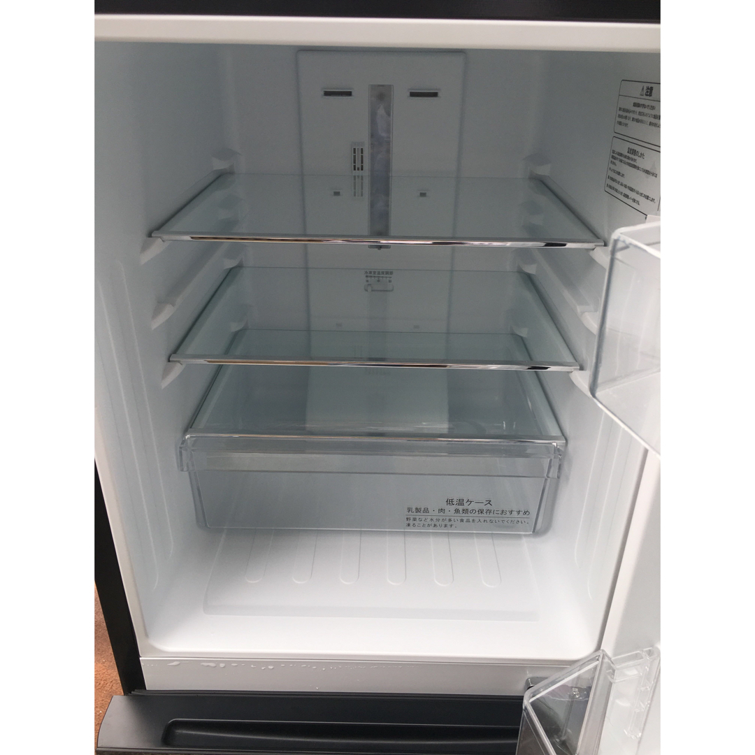 H097 超美品 Hisense 2020年製 冷凍冷蔵庫 134L ブラウン スマホ/家電/カメラの生活家電(冷蔵庫)の商品写真