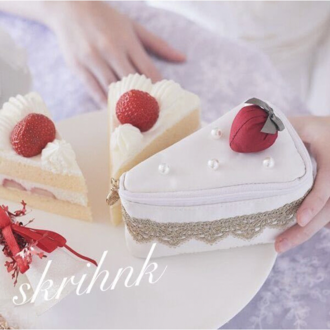 レディース♡メゾンドフルール♡トライアングルポーチ♡ショートケーキ型♡苺♡ジルスチュアート